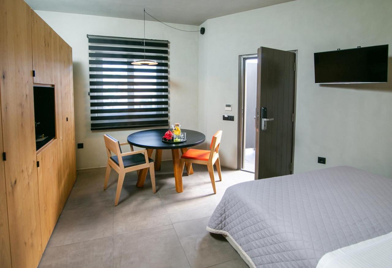 Marquise Suites - Adults Only ฟิรา ภายนอก รูปภาพ