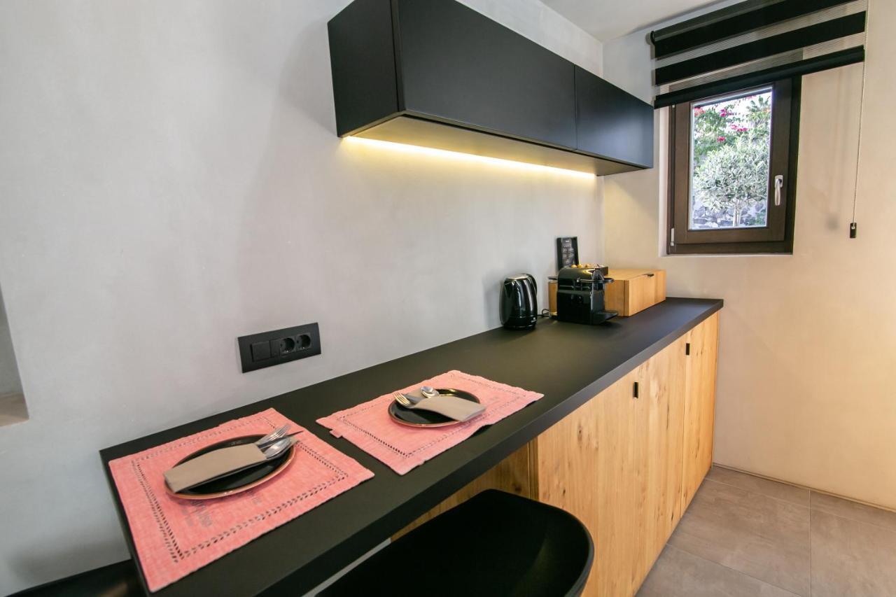 Marquise Suites - Adults Only ฟิรา ภายนอก รูปภาพ